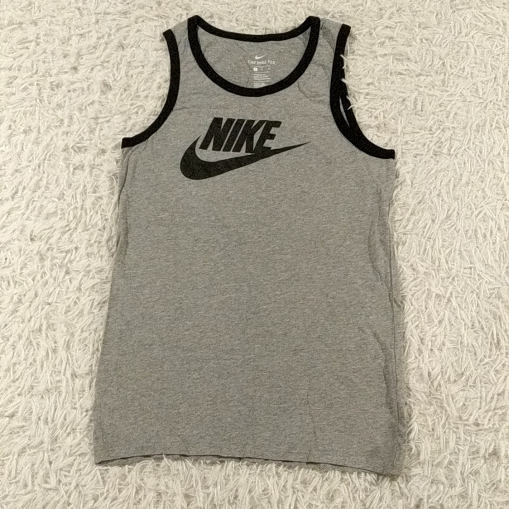 Nike Graphic Tank